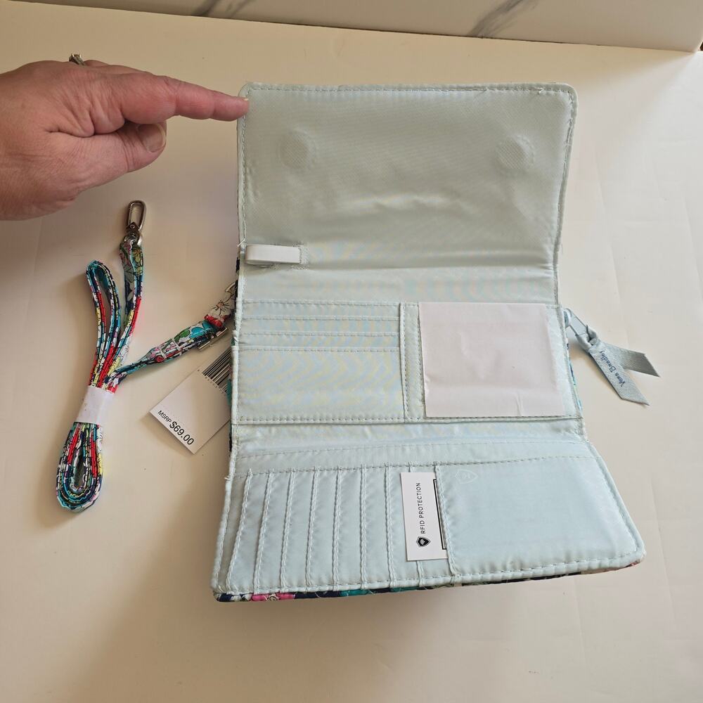 NWT Vera Bradley Far Out RFID Crossbody Wallet Wristlet - Picture 4 of 7
